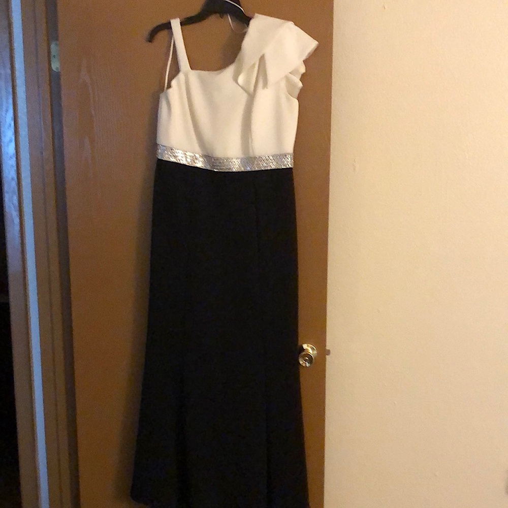 Dress party